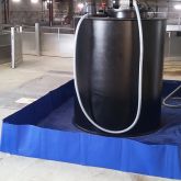 BRSO 4008 SMH - Bac de rétention de 4000 L souple pliable amovible, avec équerres en aluminium, installé en intérieur